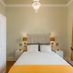 Renoviertes Jahrhundert Apartment In Der Naehe Des Schlosses