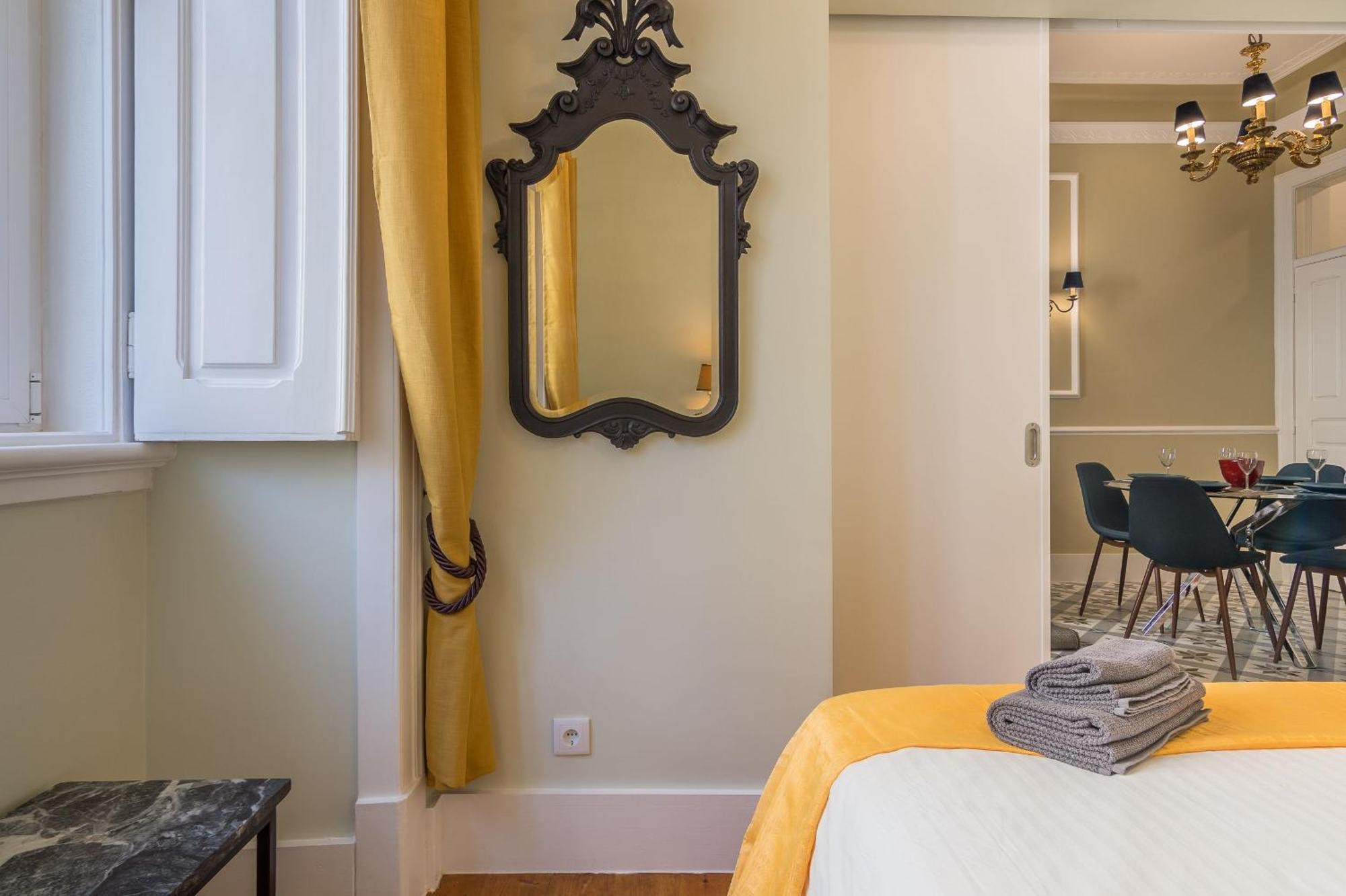 Apartment Renoviertes Jahrhundert In Der Naehe Des Schlosses Lisbon